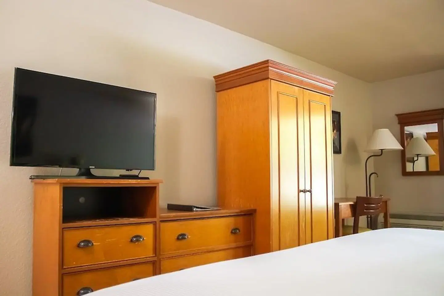 Stratford Inn ROOM_EXAMPLE