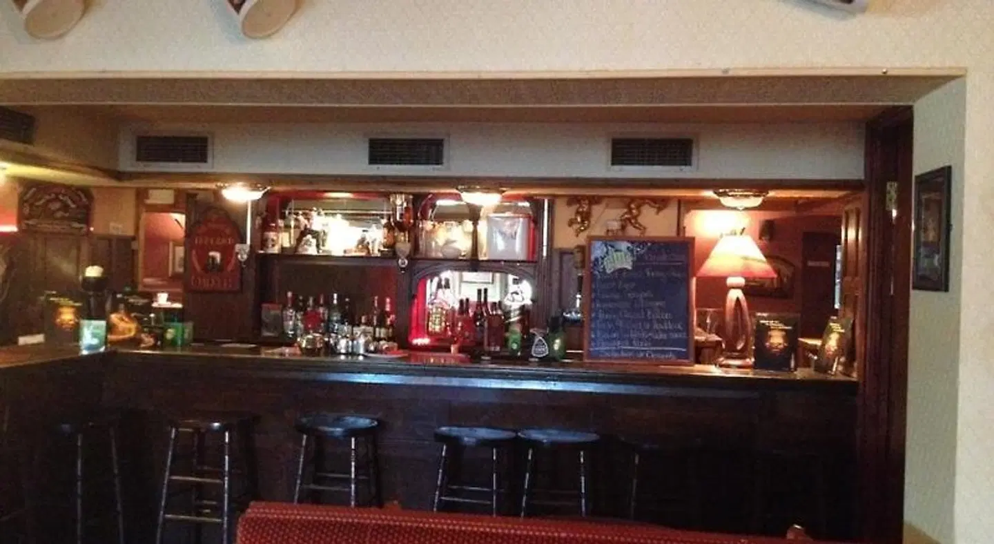 Countrywide Inns - Brannigans Glendine Inn Bar