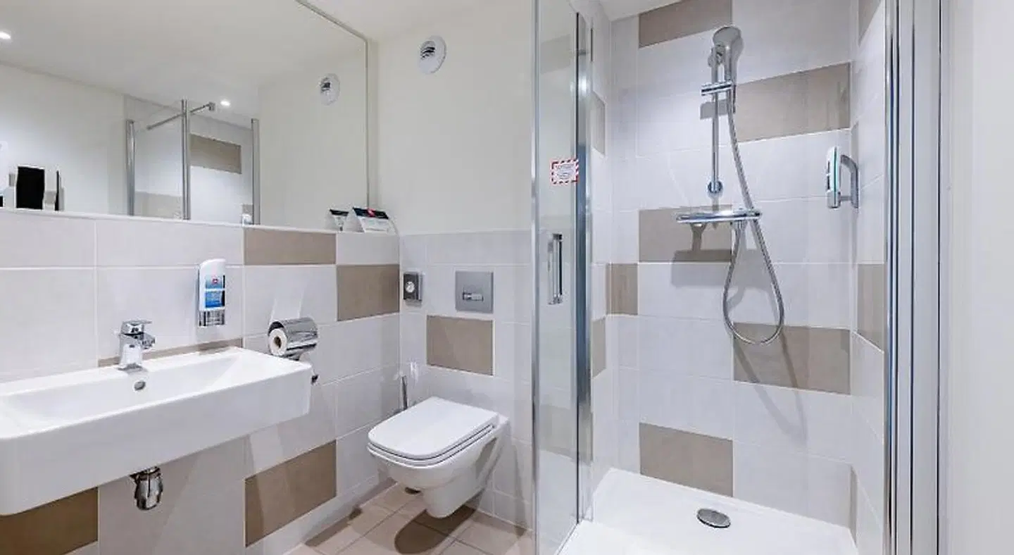 MEININGER Hotel Bordeaux Gare Saint-Jean Badezimmer