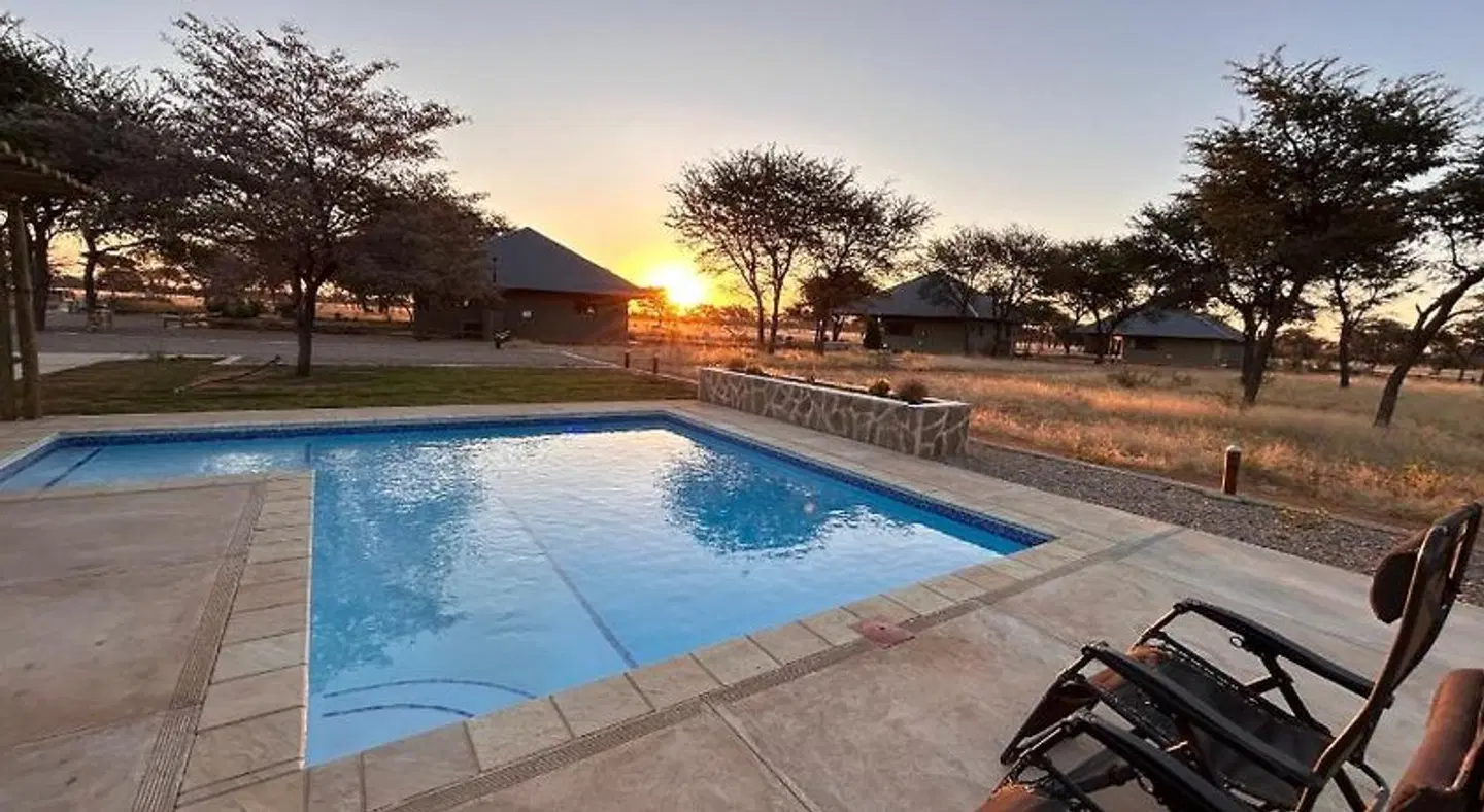 Africa Awaits Lodge OUTDOOR_POOL