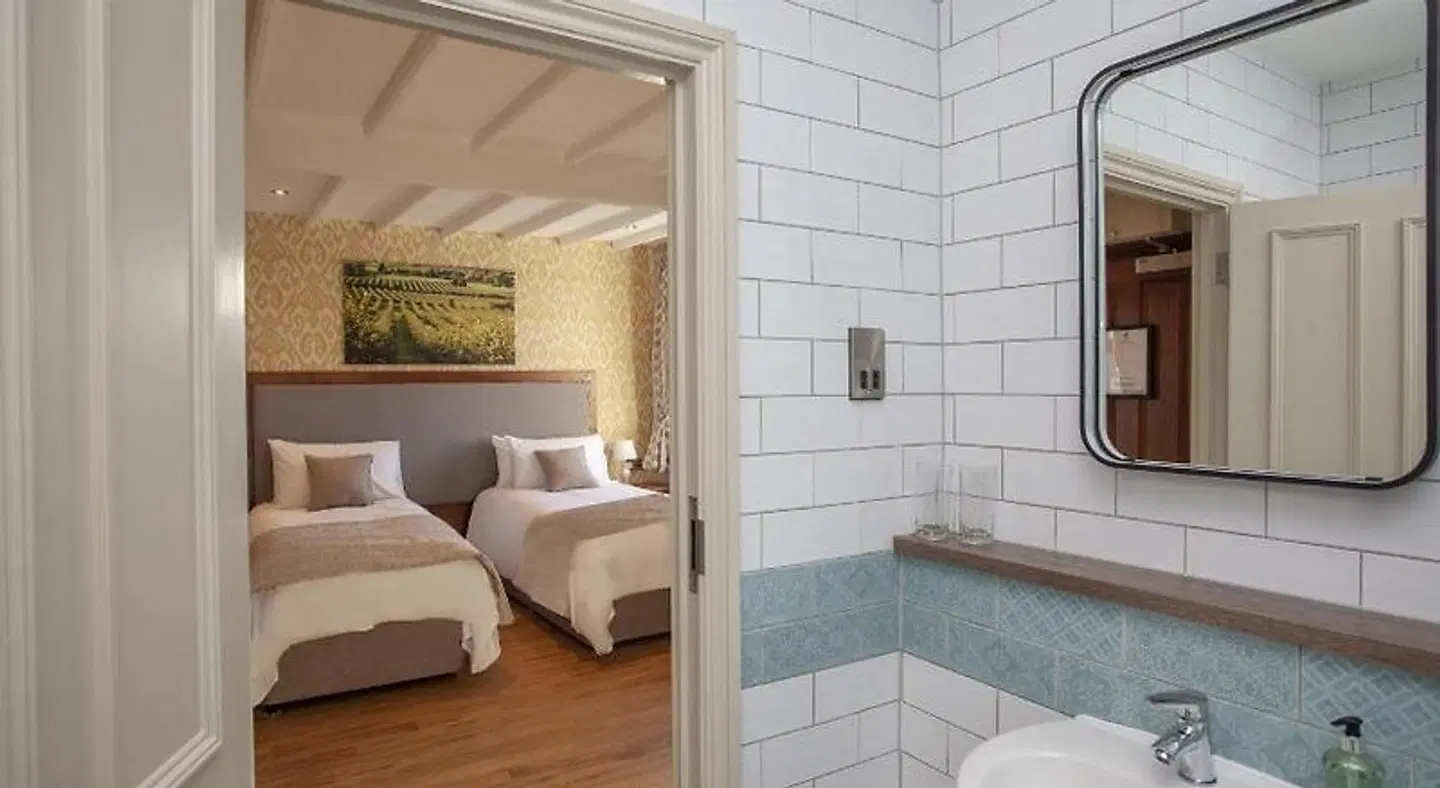 Woodborough Inn ROOM_EXAMPLE