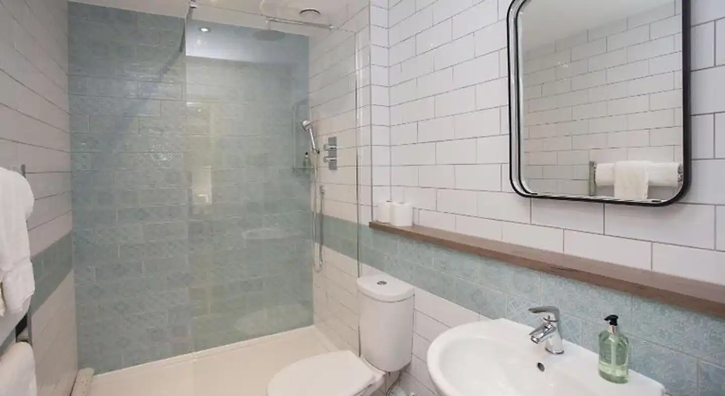 Woodborough Inn Badezimmer