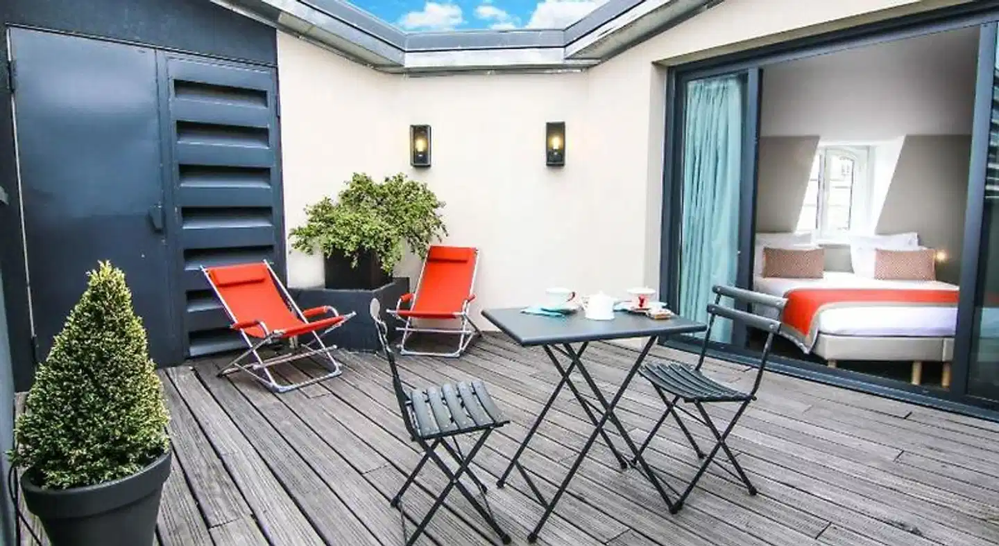 Vic Eiffel Hallenbad