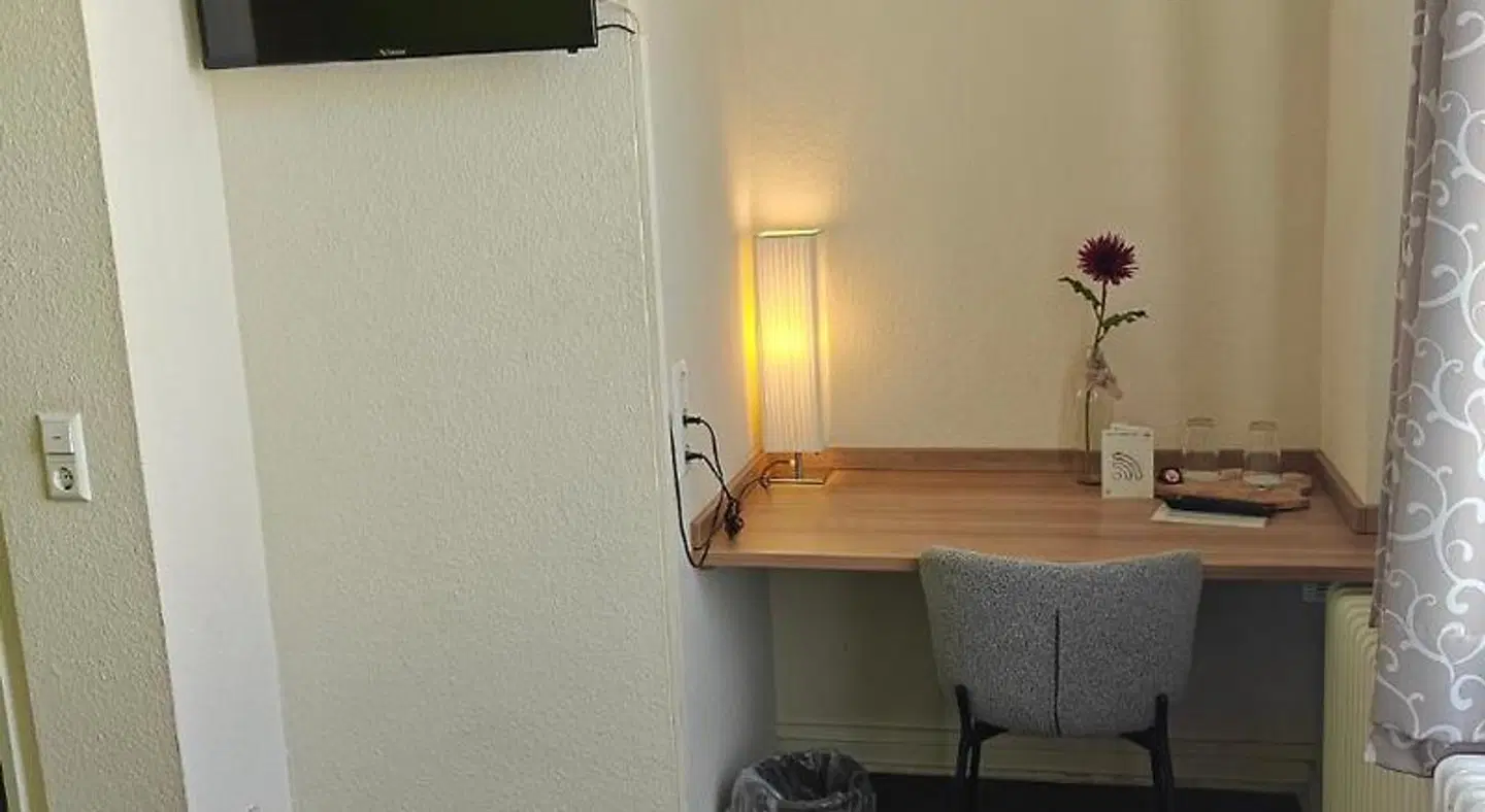 Flora ROOM_EXAMPLE