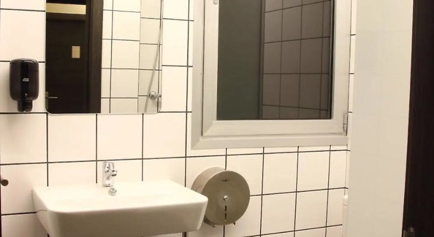 Poshtel Bilbao - Premium Hostel Badezimmer