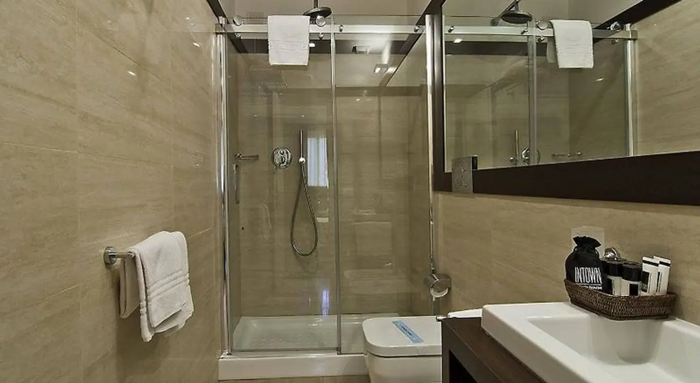 Intown Luxury House Badezimmer