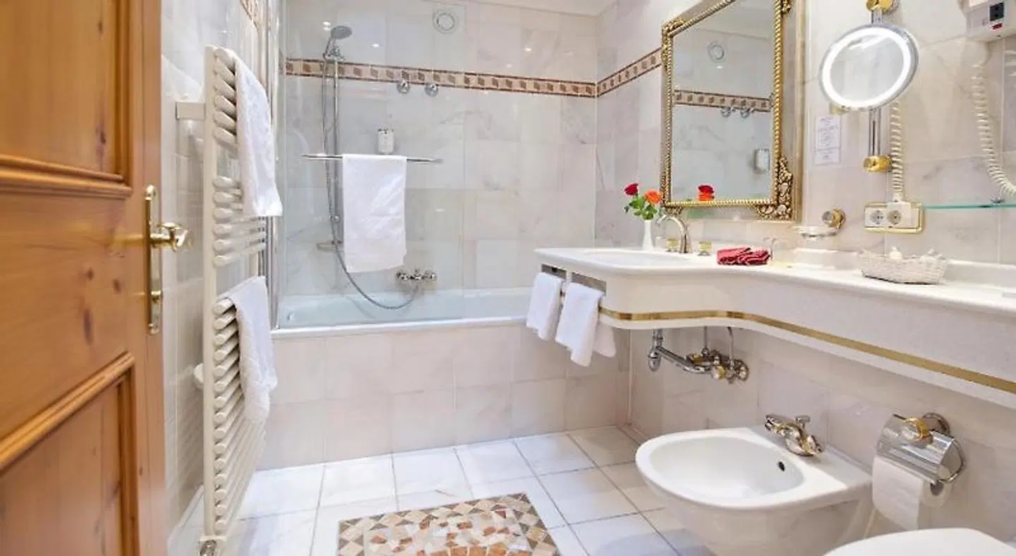 Park Hotel Laim Badezimmer