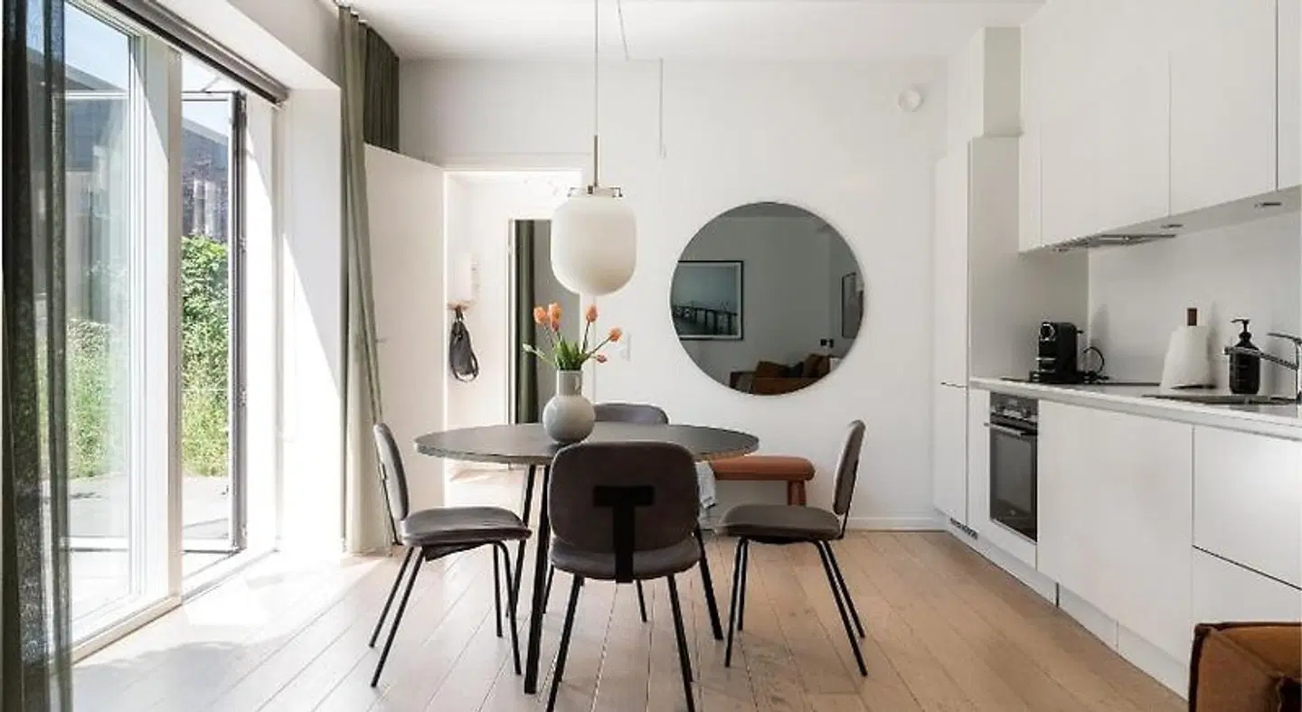 By the Beach Gardens - Into This Place ROOM_EXAMPLE