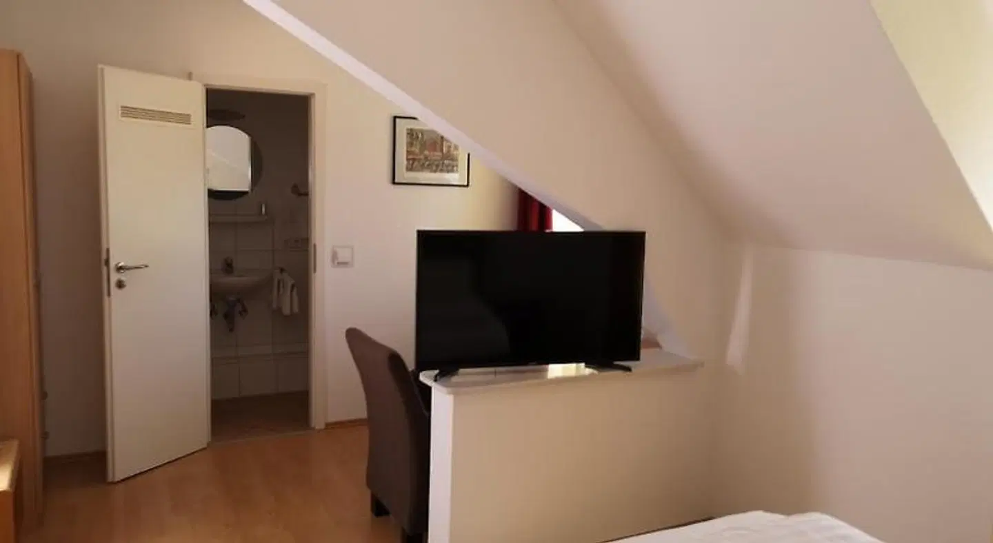 Tuniberg Restaurant Hotel ROOM_EXAMPLE