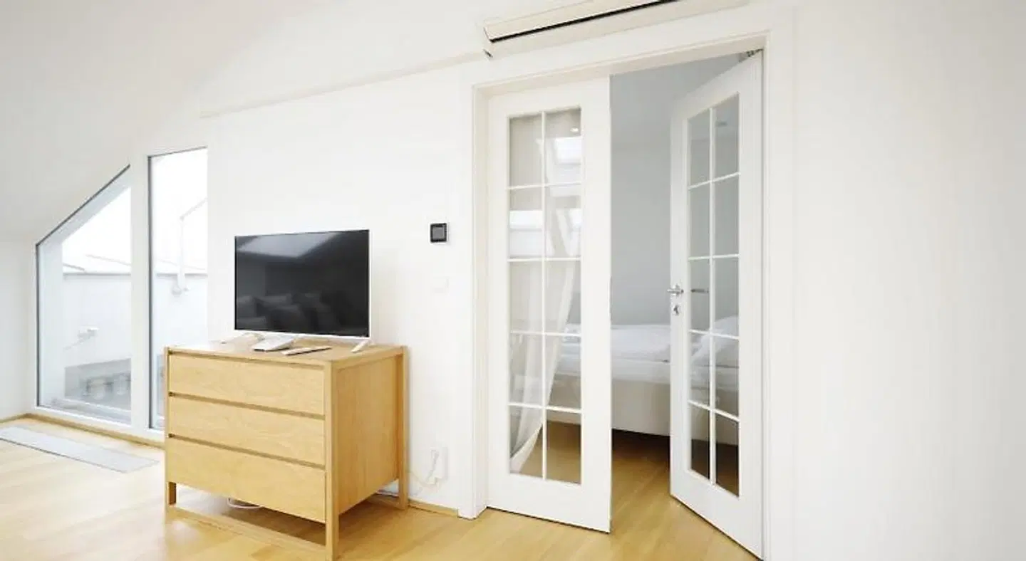 HeyMi Apartments Oper ROOM_EXAMPLE