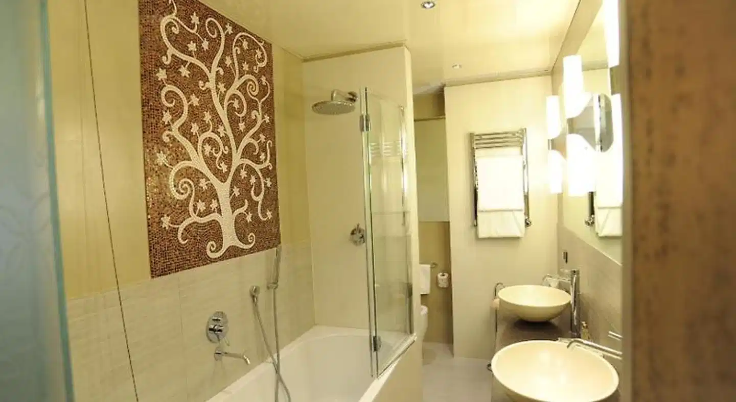 Antares Hotel Rubens Badezimmer