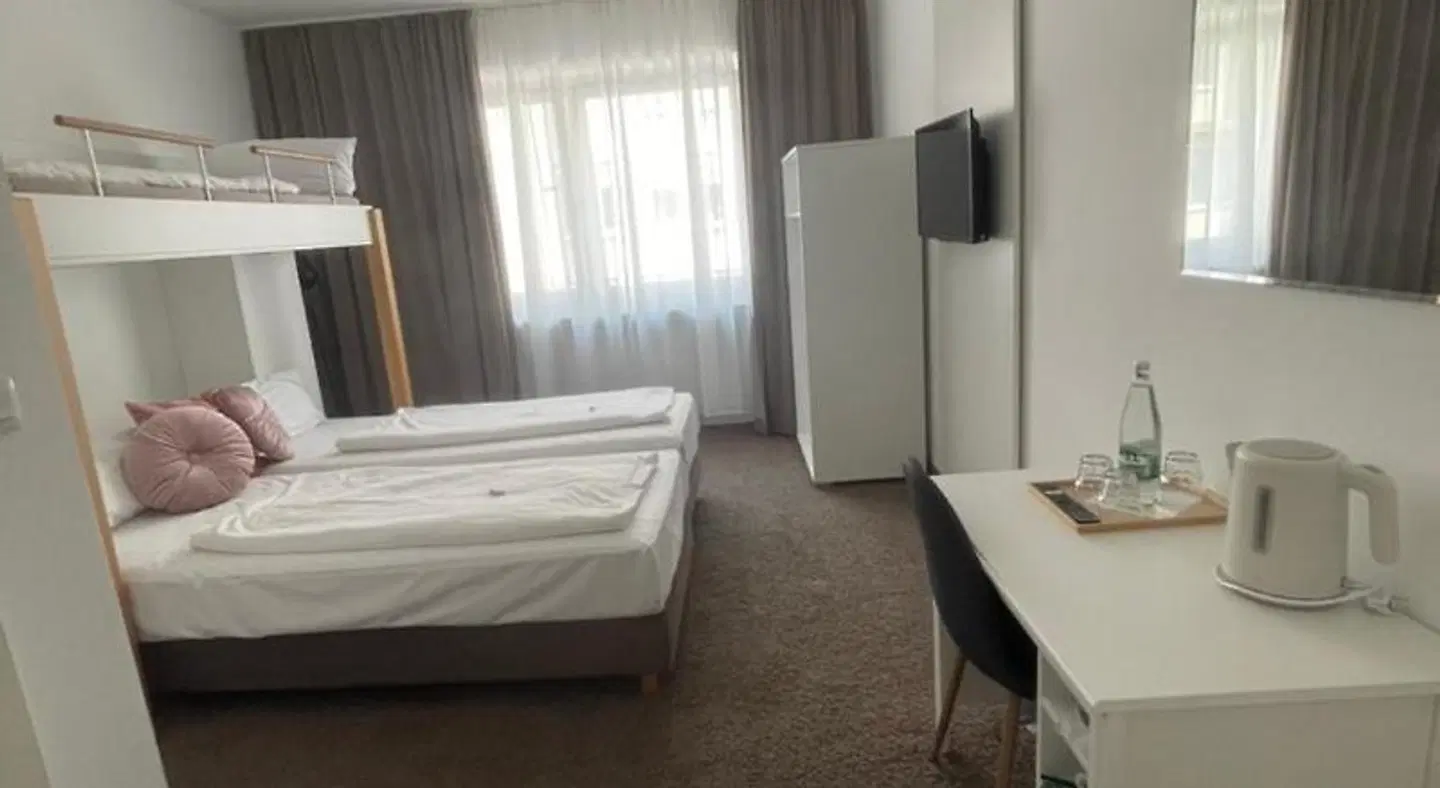 Max Hotel garni ROOM_EXAMPLE