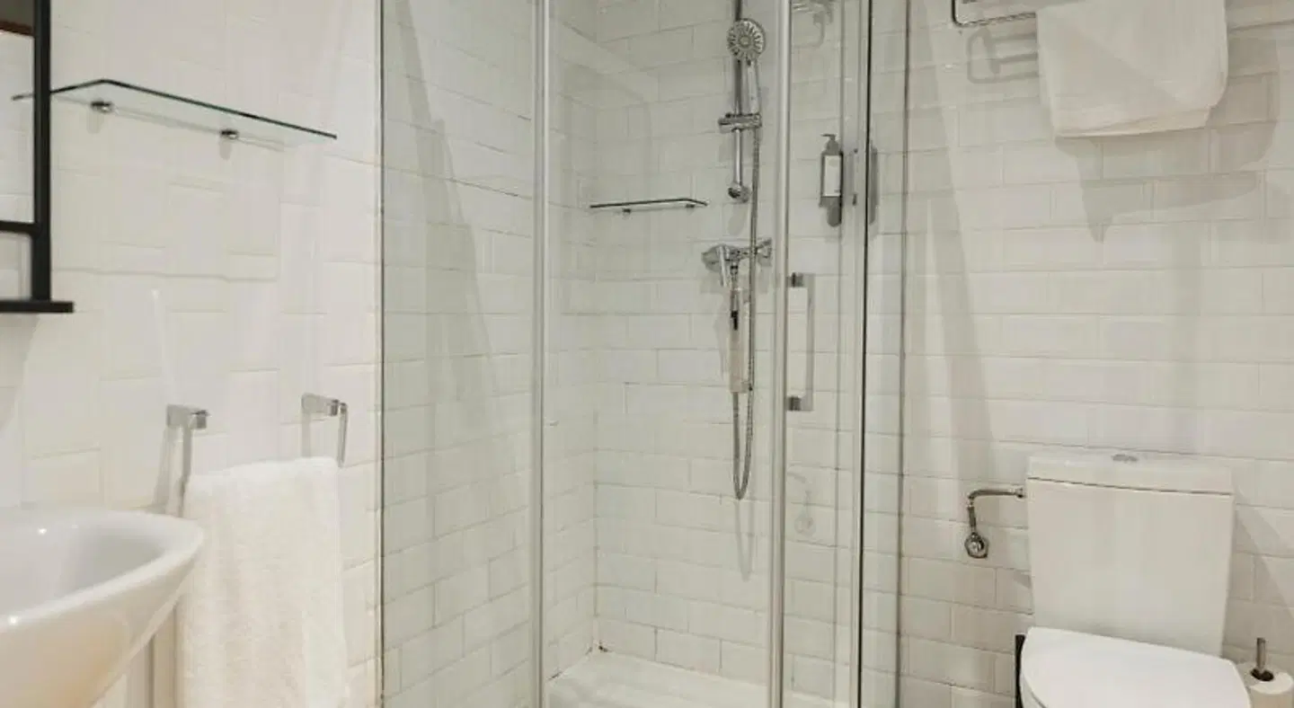 Alcazaba Premium Hostel Badezimmer