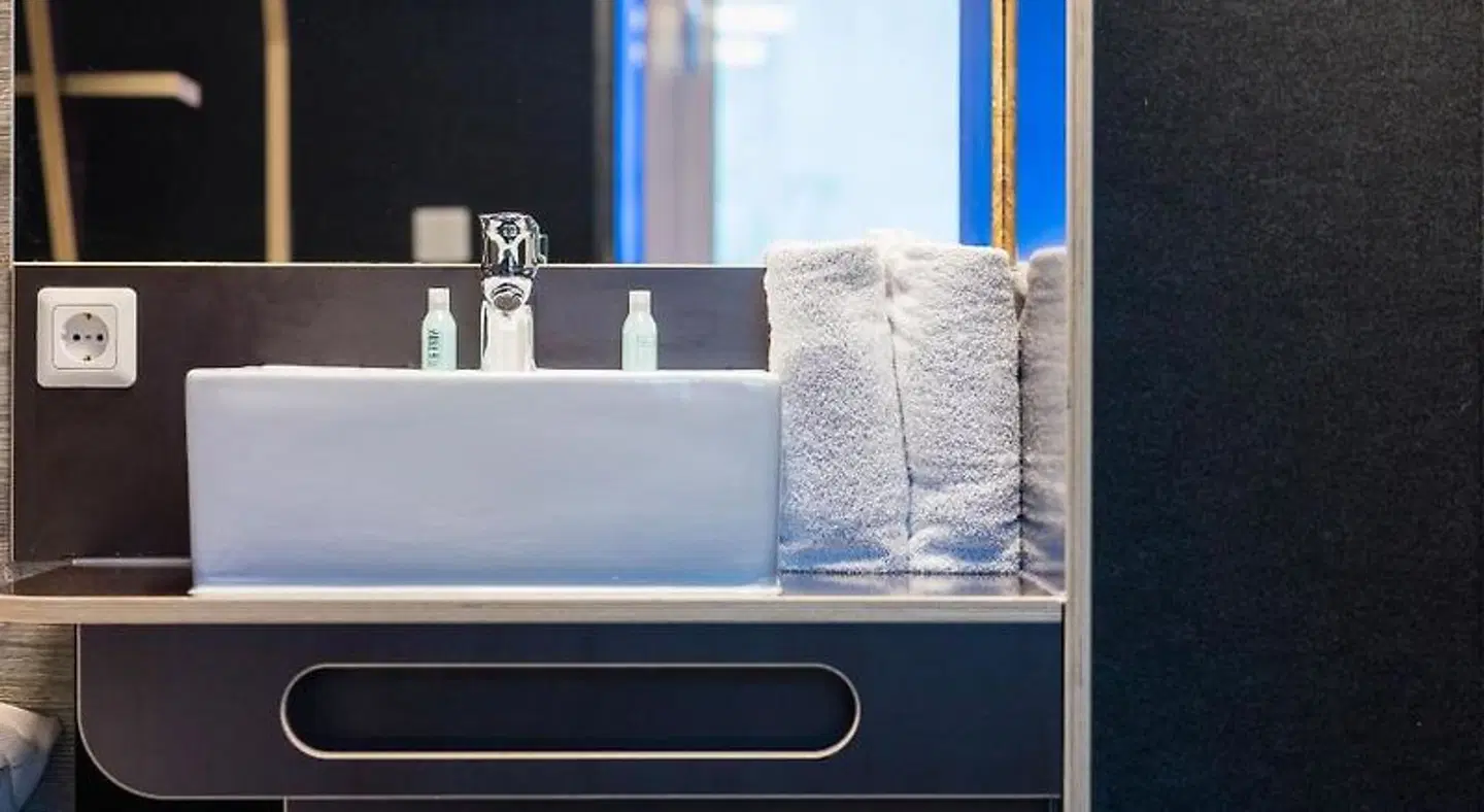 BoxHotel Hannover (App based Hotel) Badezimmer