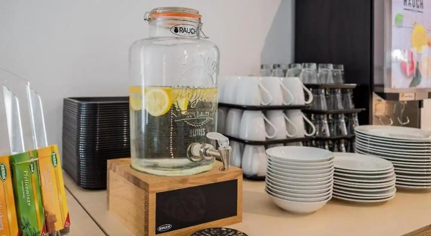 Nena Hostel Berlin Restaurant