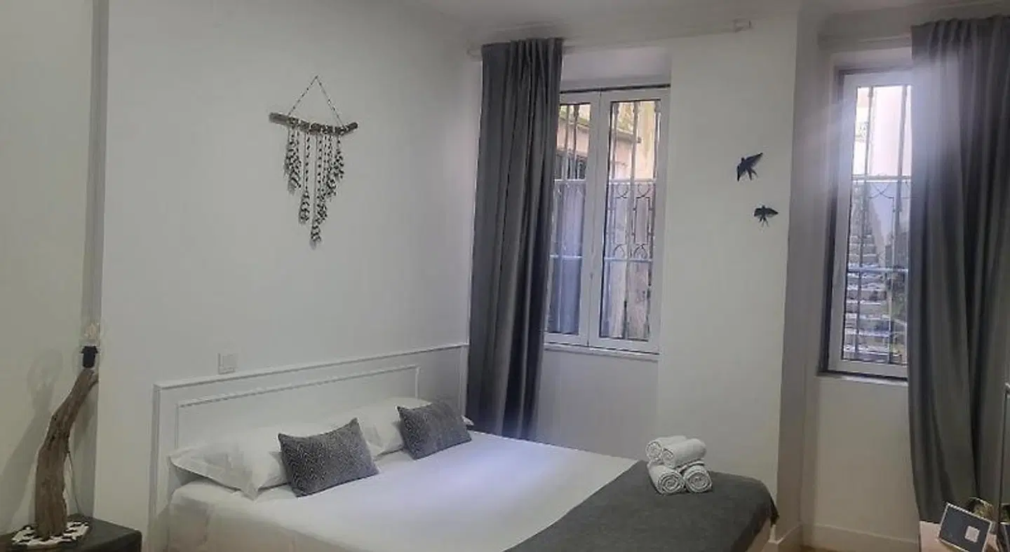 Alfama Apartments Services ROOM_EXAMPLE