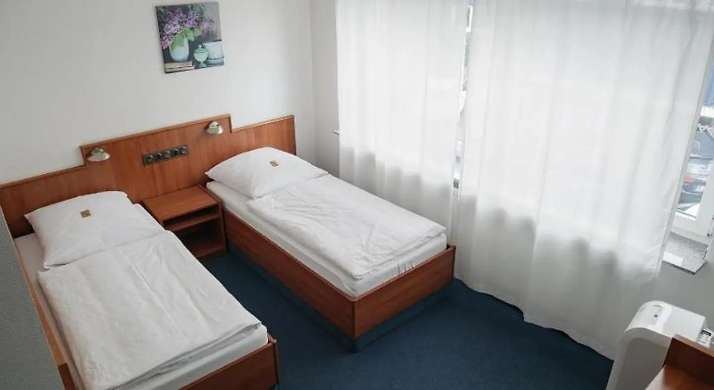 Airport Lounge Hotel Dusseldorf ROOM_EXAMPLE