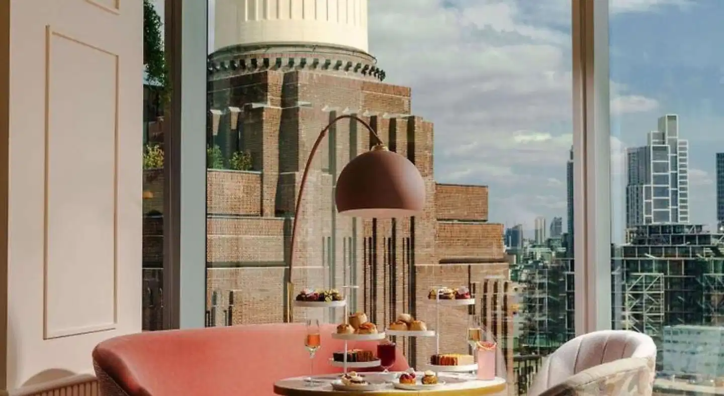art'otel London Battersea Power Station, Powered by Radisson Hotels Terrasse