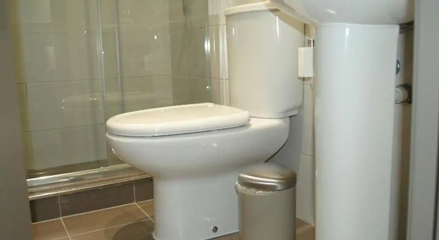 Fuencarral Rooms Badezimmer