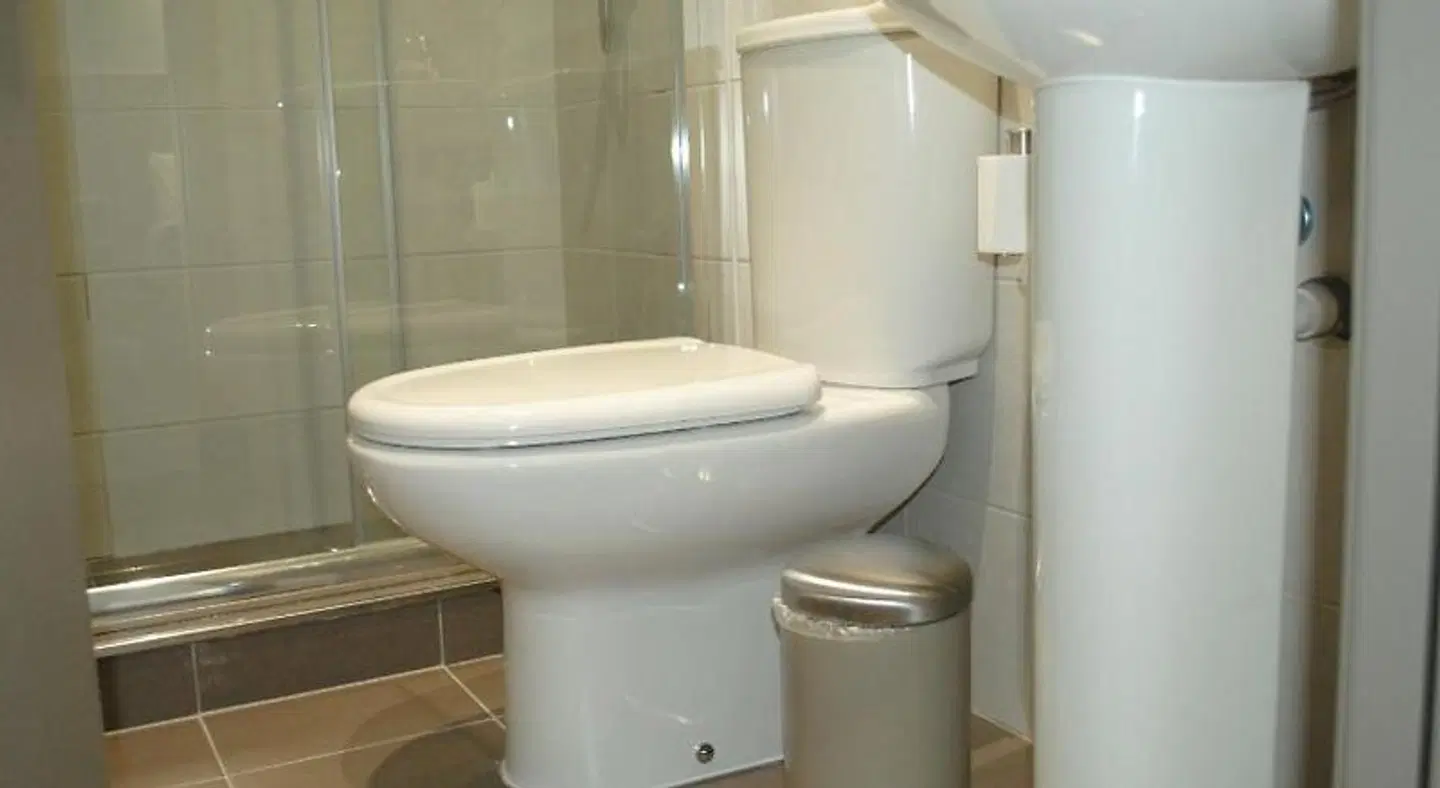 Fuencarral Rooms Badezimmer