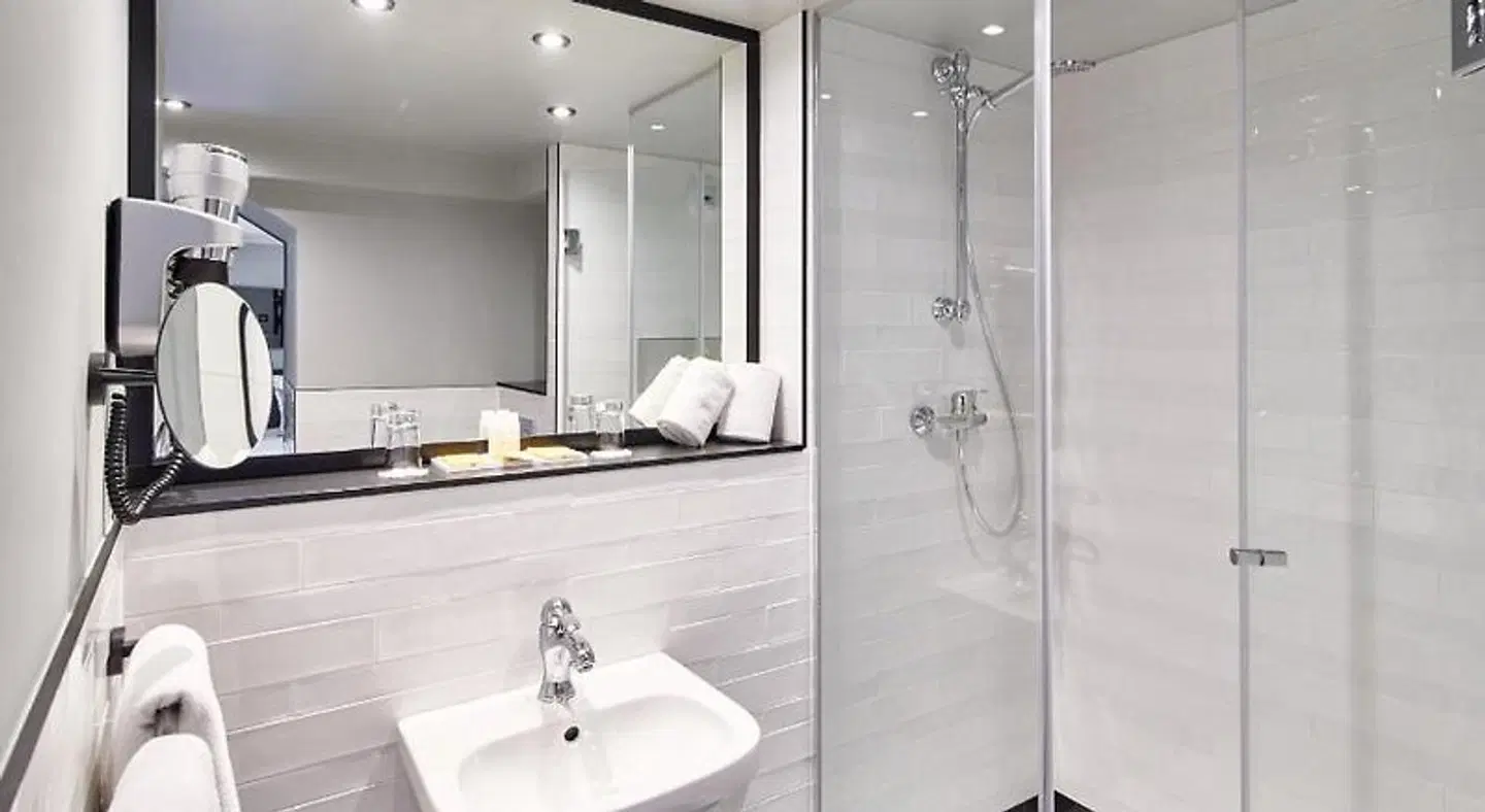 Hôtel Provinces Opéra Badezimmer