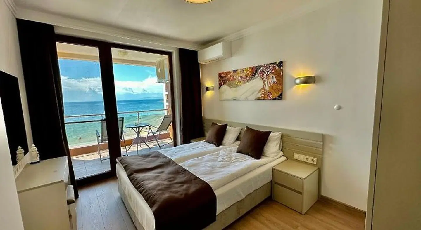 Mirage Apartments ROOM_EXAMPLE