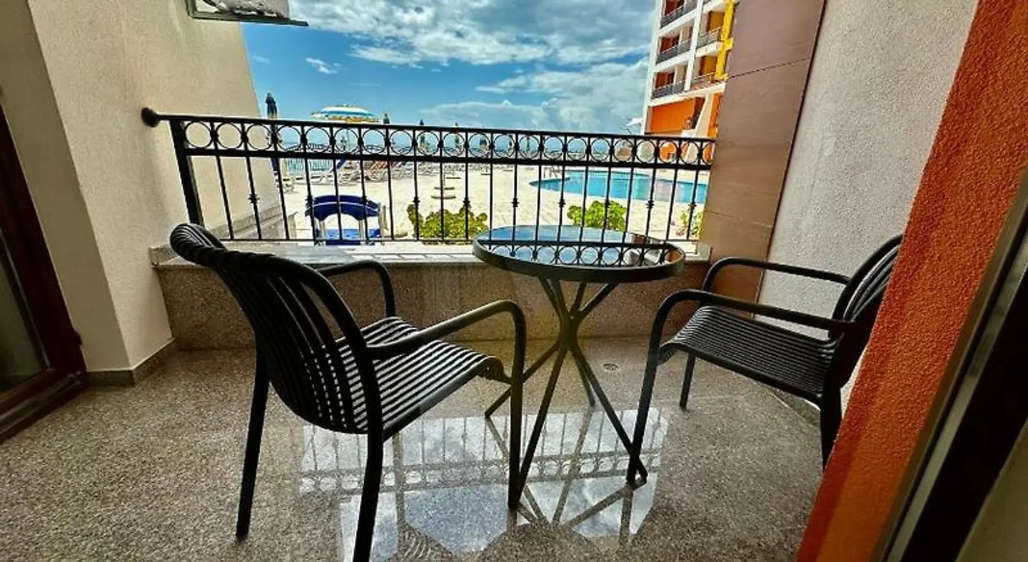 Mirage Apartments Terrasse
