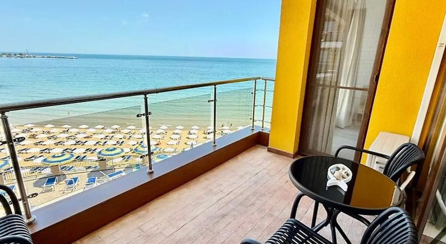 Mirage Apartments Terrasse