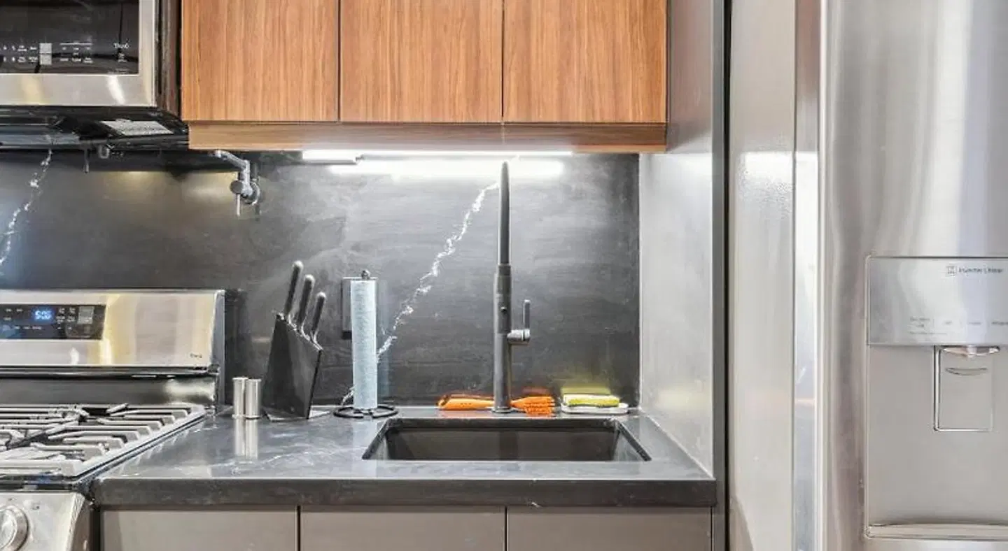 The Queen's Griffen Hallenbad