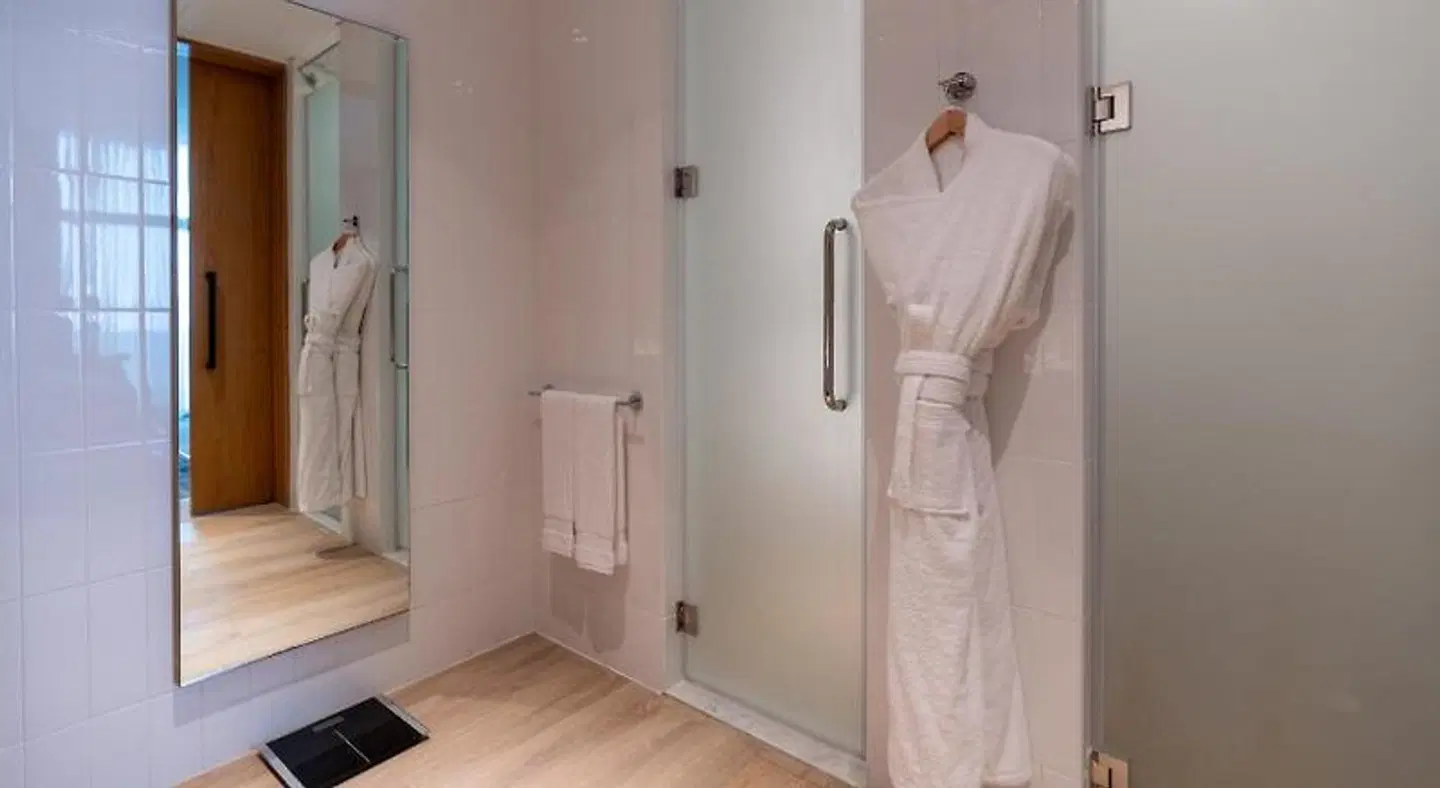 West Walk Retaj Hotel Badezimmer