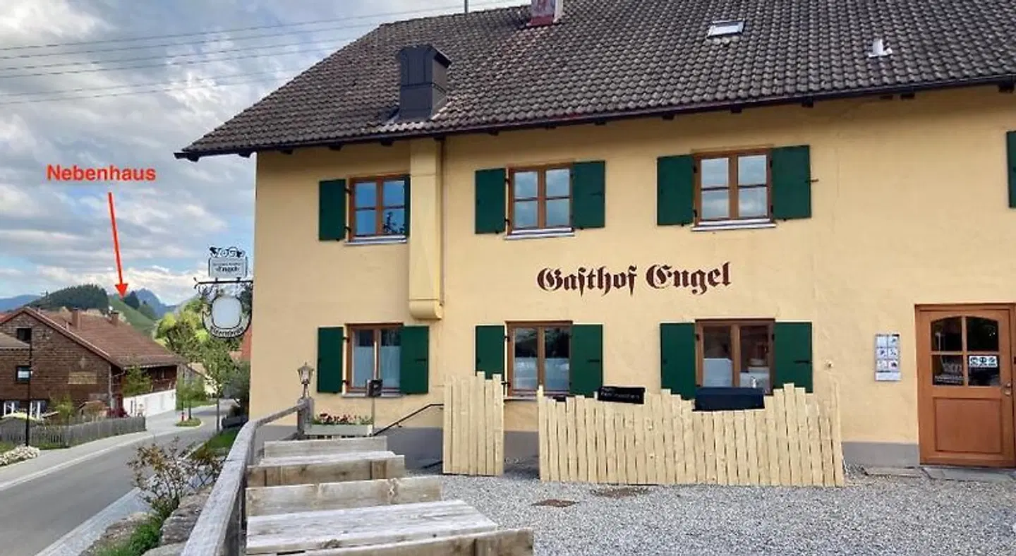 Alps Hostel EXTERIOR