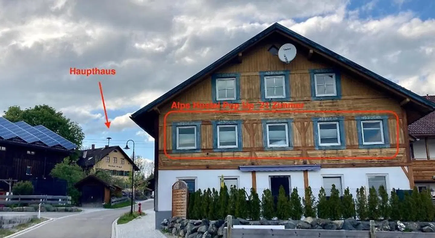 Alps Hostel EXTERIOR