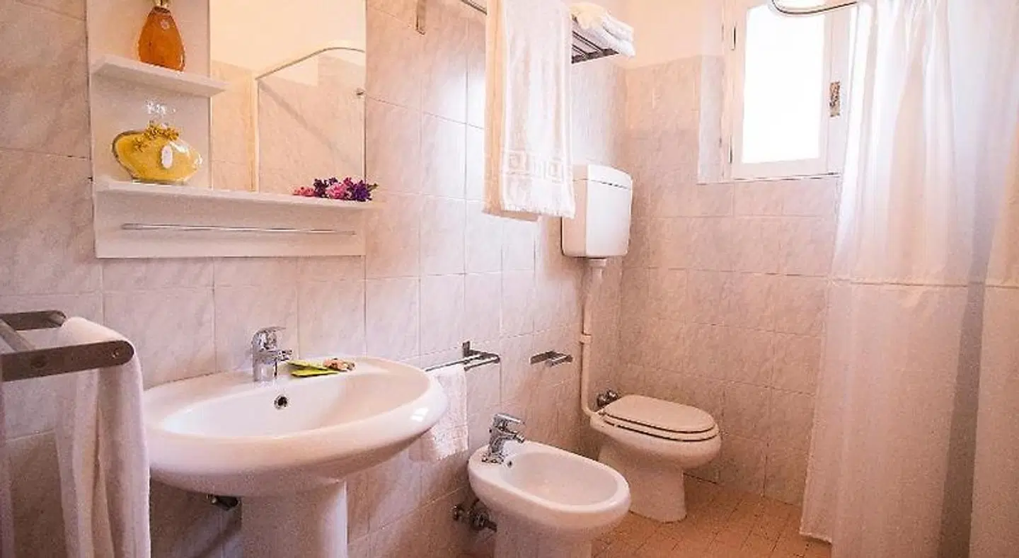 Hotel 21 Riccione Badezimmer
