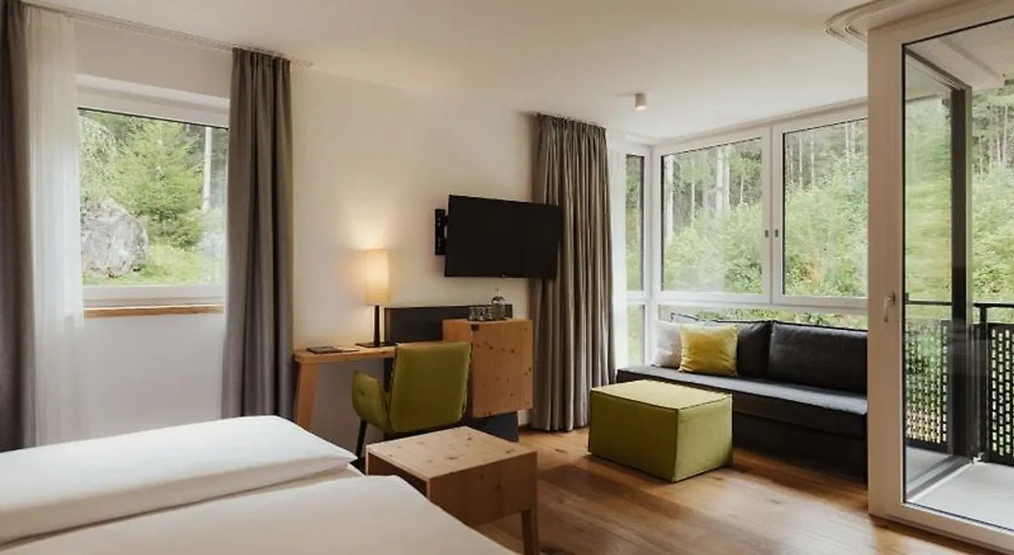 Waldrast ROOM_EXAMPLE