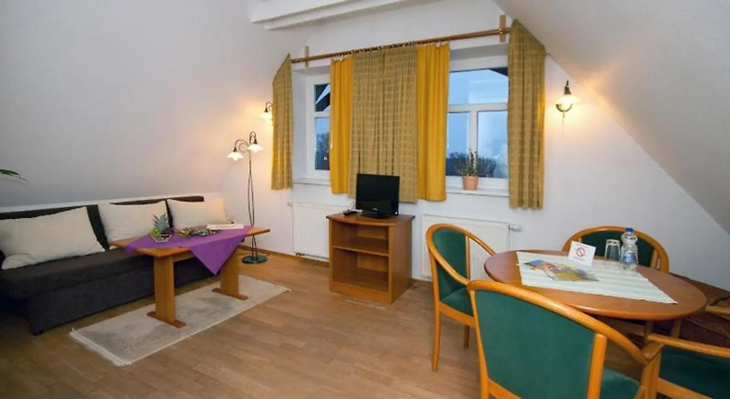 Hoffmanns Gästehaus - Hotel in Thale ROOM_EXAMPLE