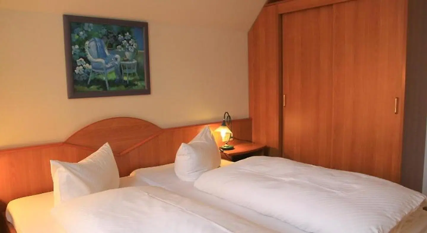 Hoffmanns Gästehaus - Hotel in Thale ROOM_EXAMPLE