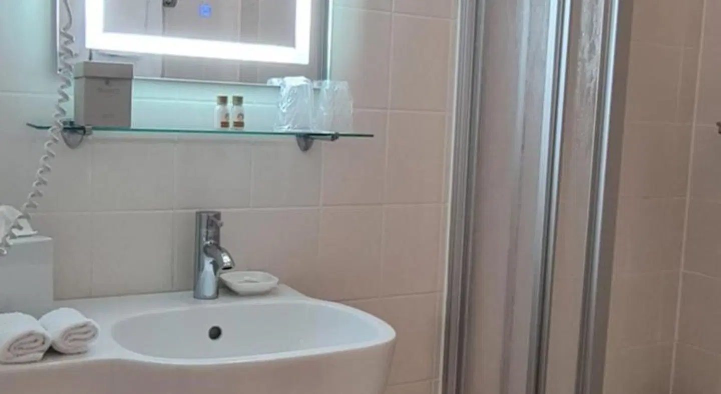 City Hotel am Wasserturm Badezimmer