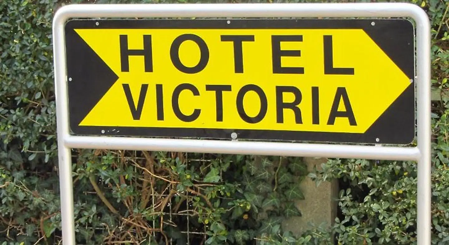 Victoria EXTERIOR