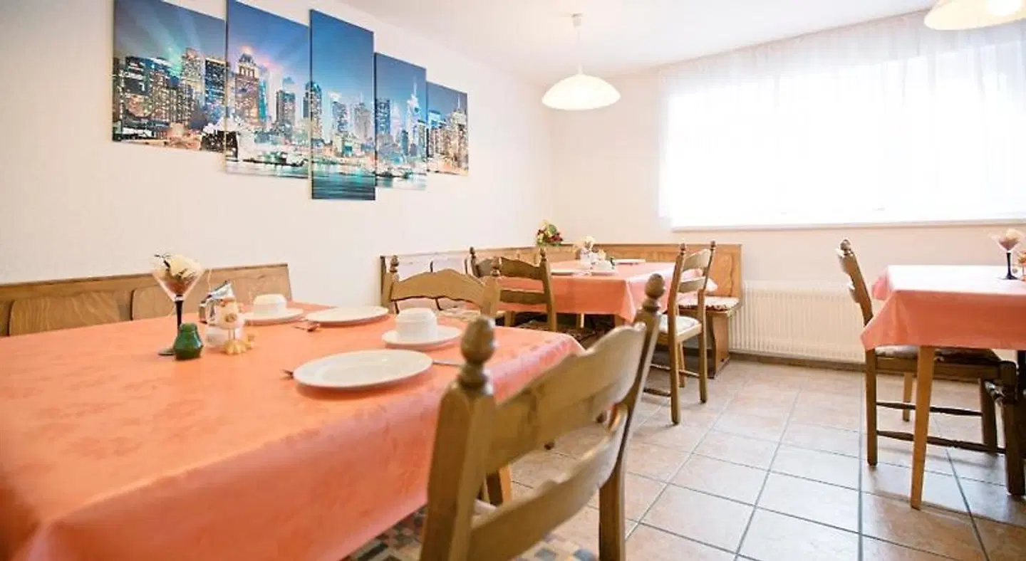Victoria Restaurant