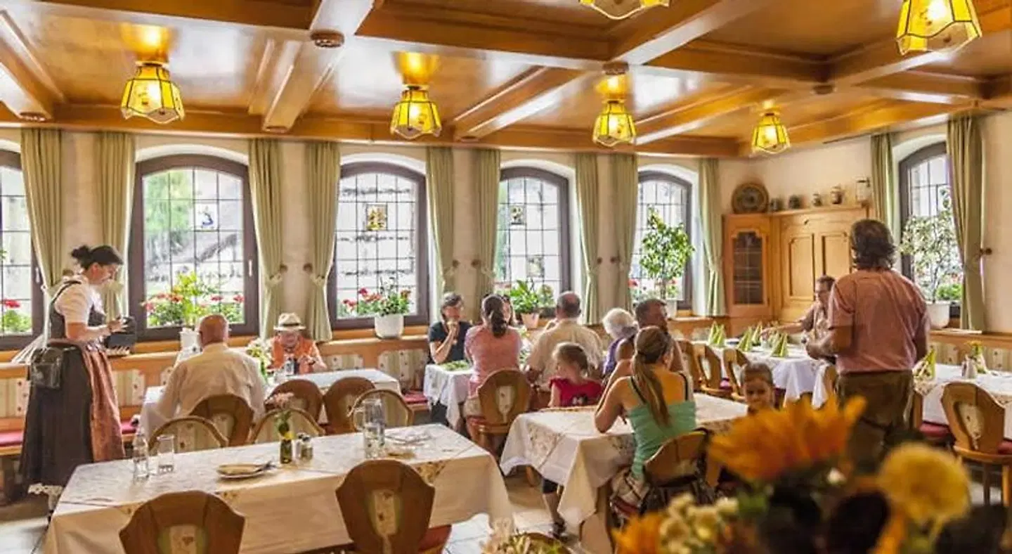 BLODEL Gasthof Gruner Baum Restaurant