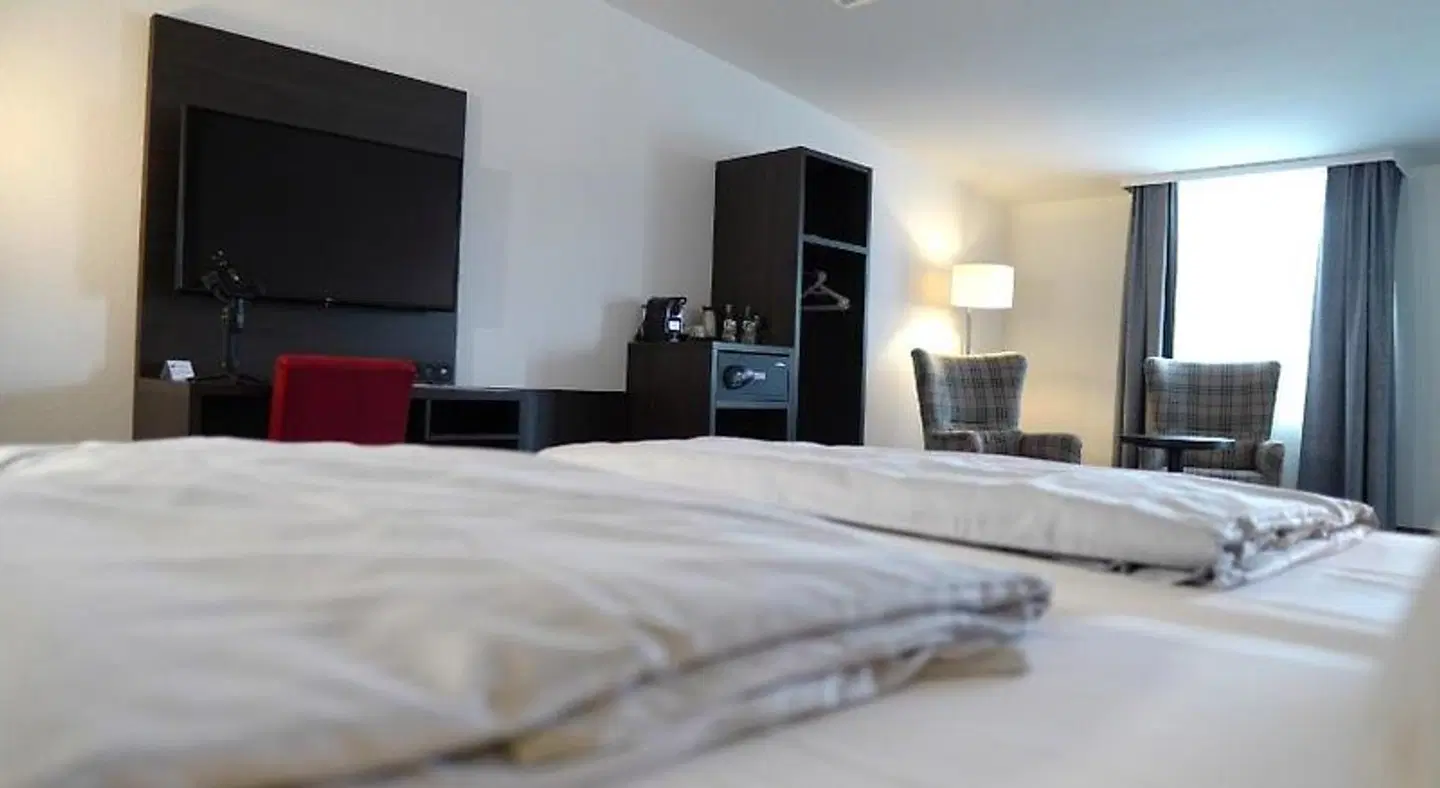 B&K Hotels ROOM_EXAMPLE
