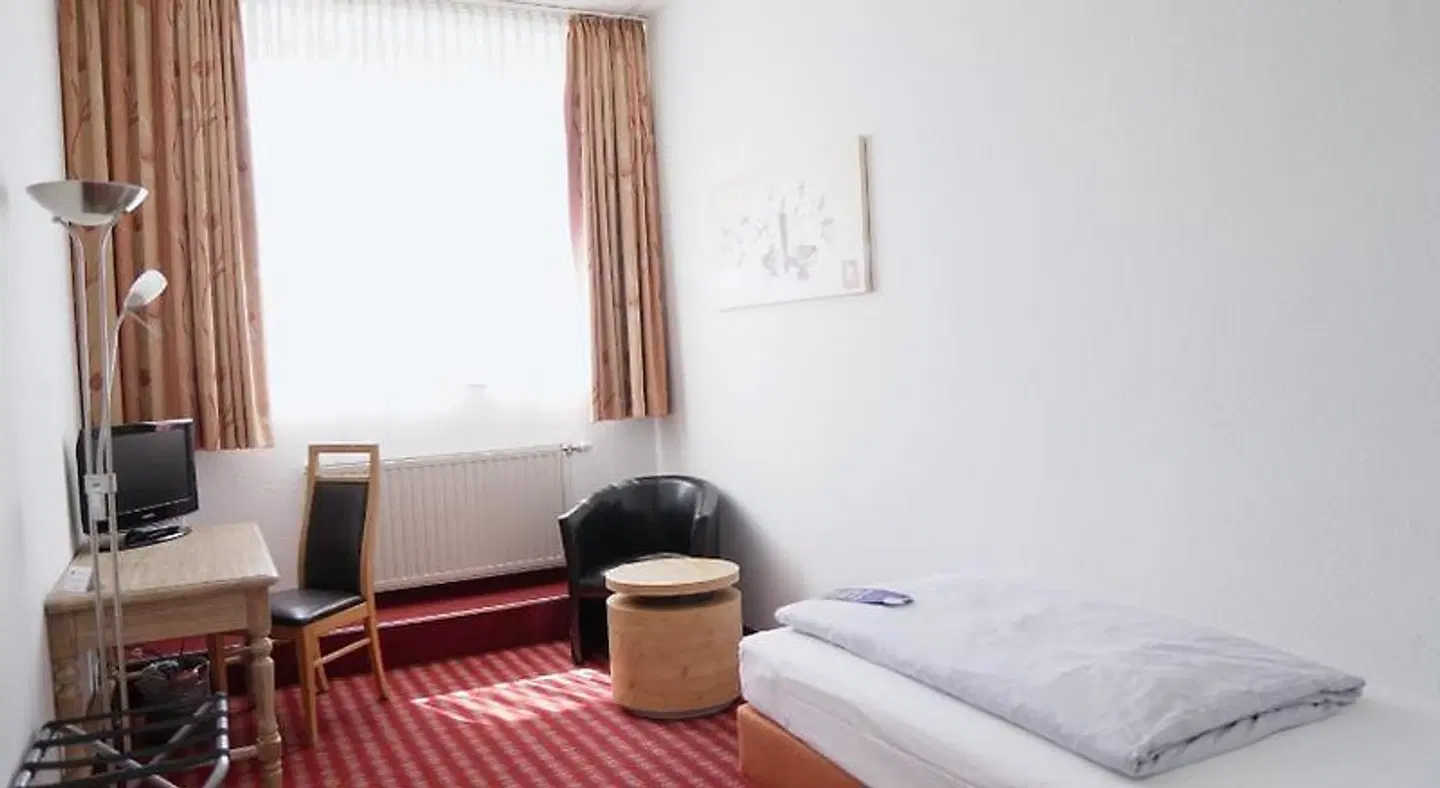B&K Hotels ROOM_EXAMPLE