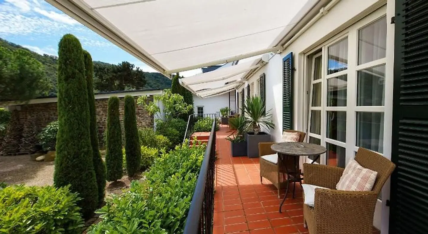 Wein und Landhaus Kallfels Terrasse