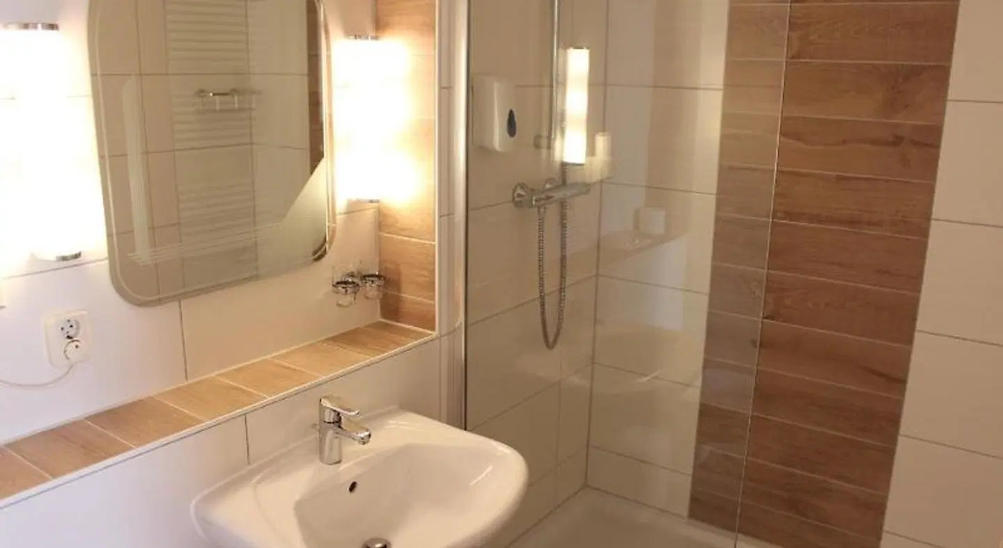 Pension Zur Grünen Eiche Badezimmer