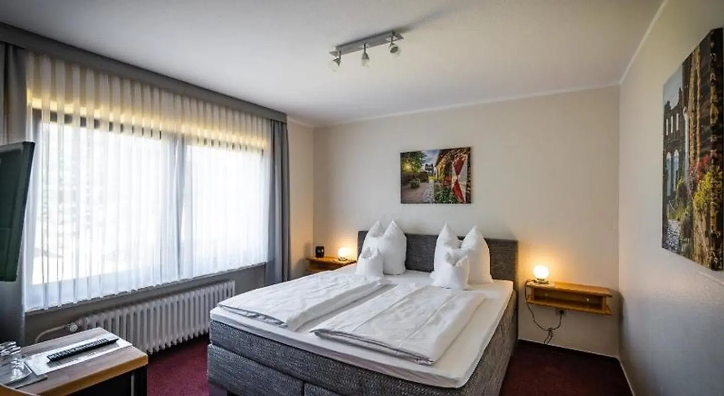 Bisenius ROOM_EXAMPLE