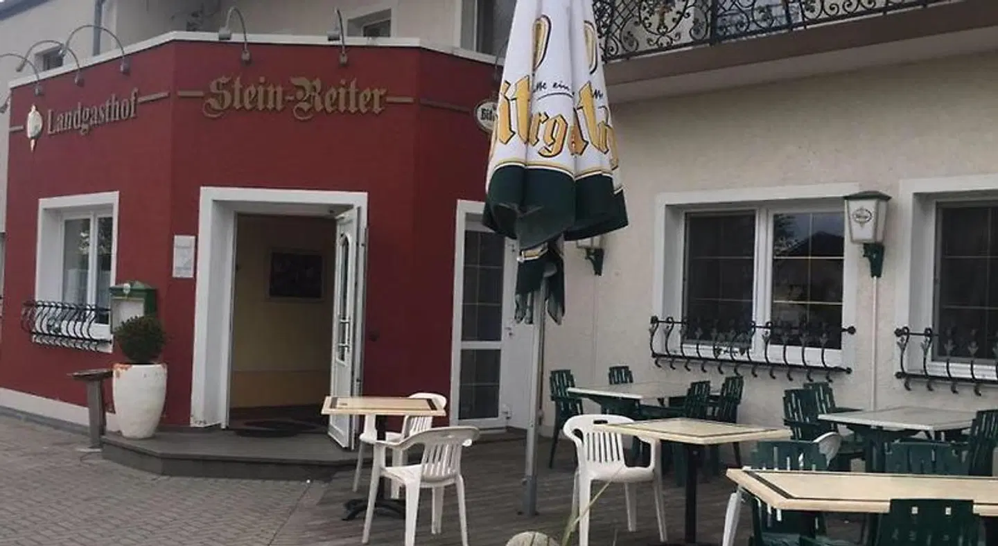 Gasthaus "Zur alten Dorfschmiede" Terrasse