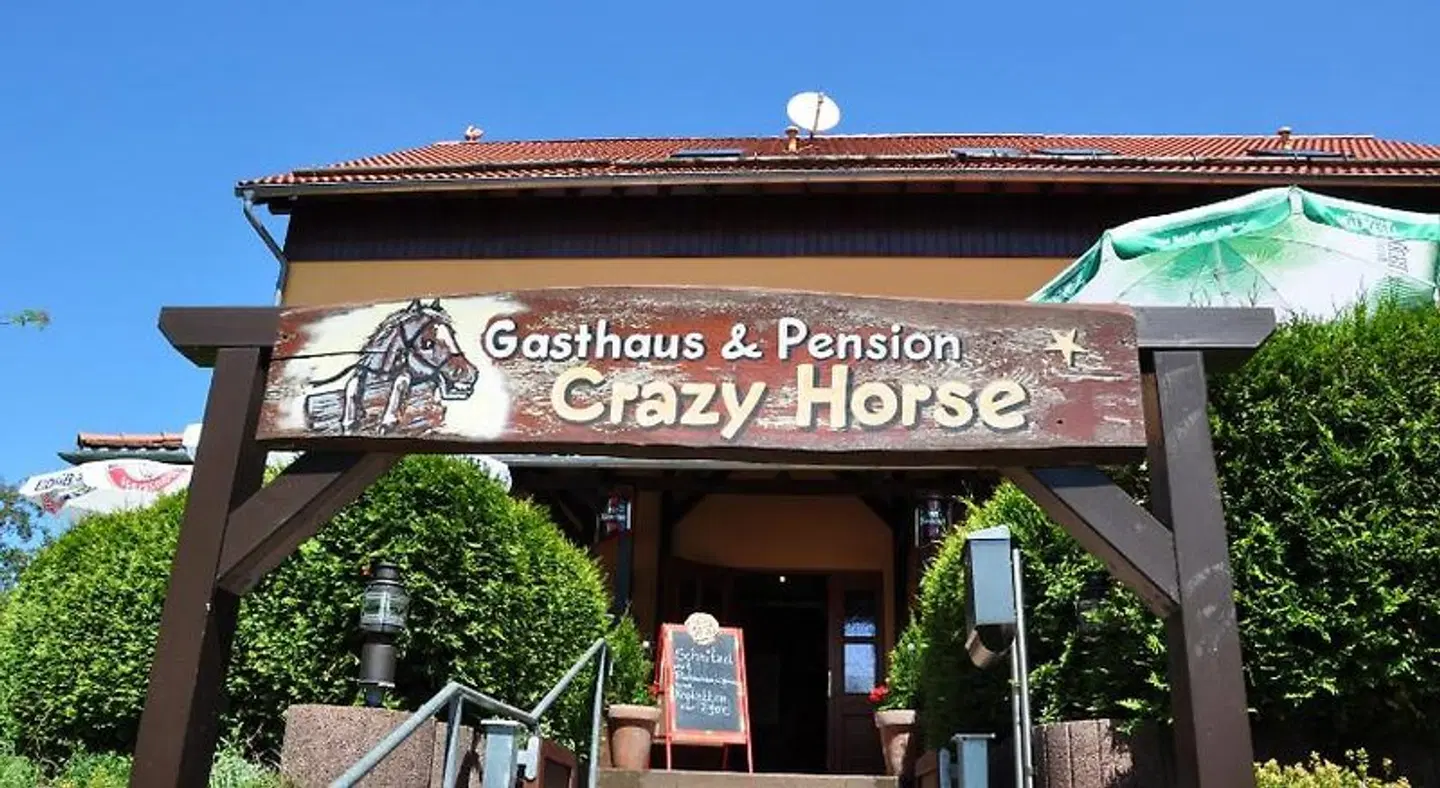Steakhouse & Pension Crazy Horse EXTERIOR