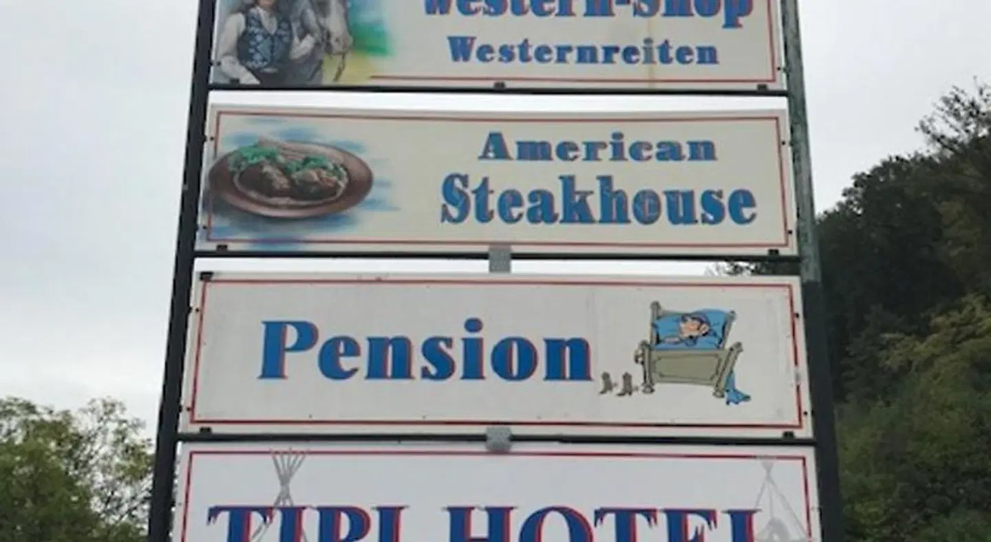 Western-Inn EXTERIOR