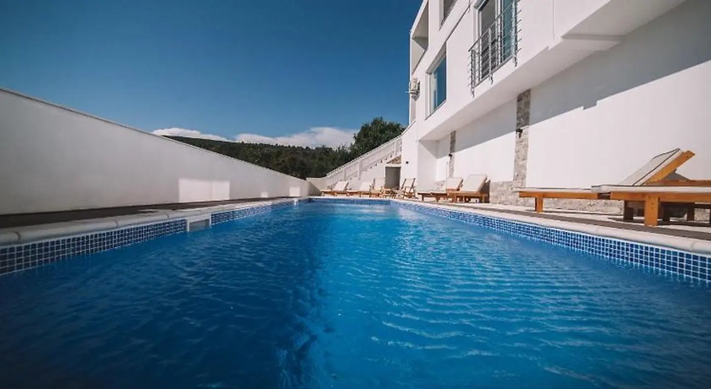 Belvedere Apartments OUTDOOR_POOL