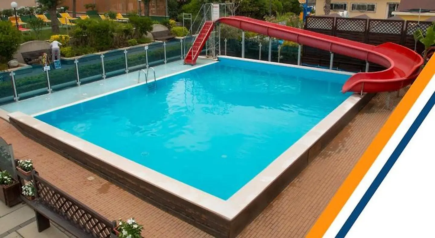 Hotel Ferrara OUTDOOR_POOL
